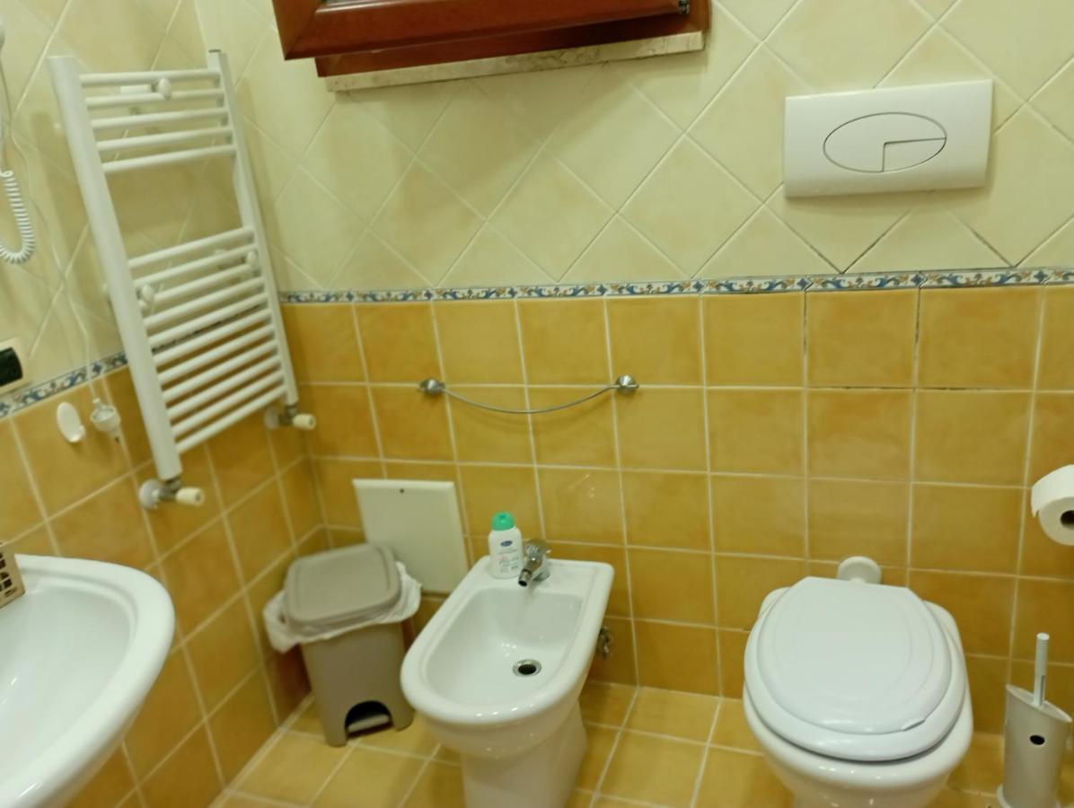 La Casa Di Simone Apartment เนเปิลส์ ภายนอก รูปภาพ