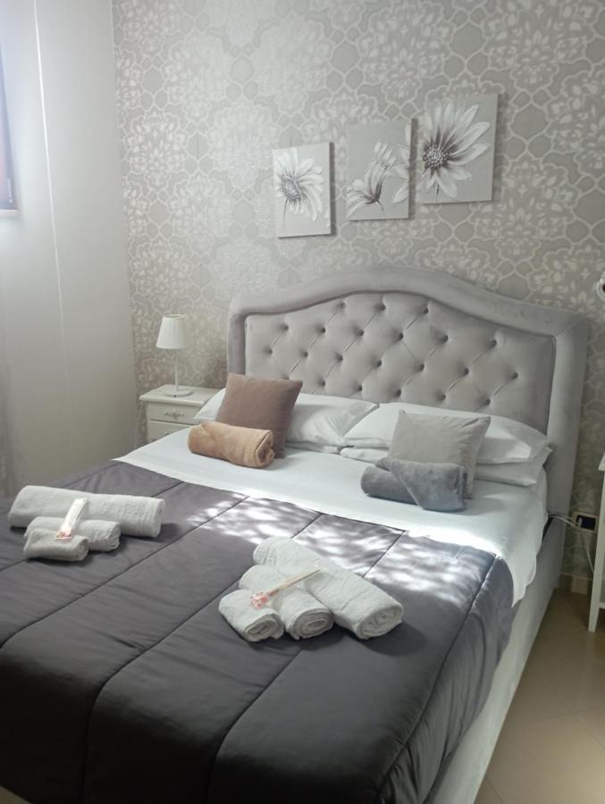 La Casa Di Simone Apartment เนเปิลส์ ภายนอก รูปภาพ
