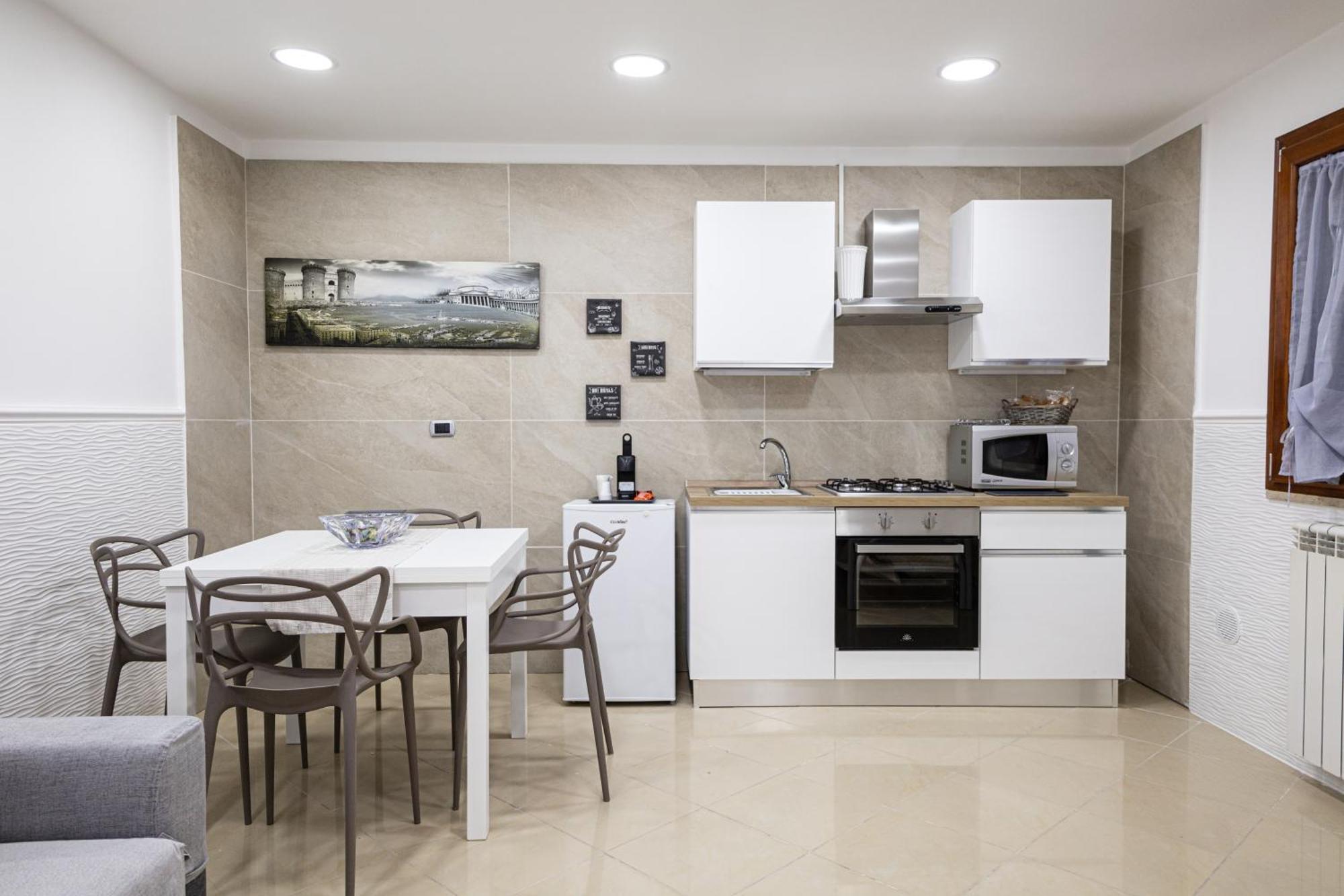 La Casa Di Simone Apartment เนเปิลส์ ภายนอก รูปภาพ