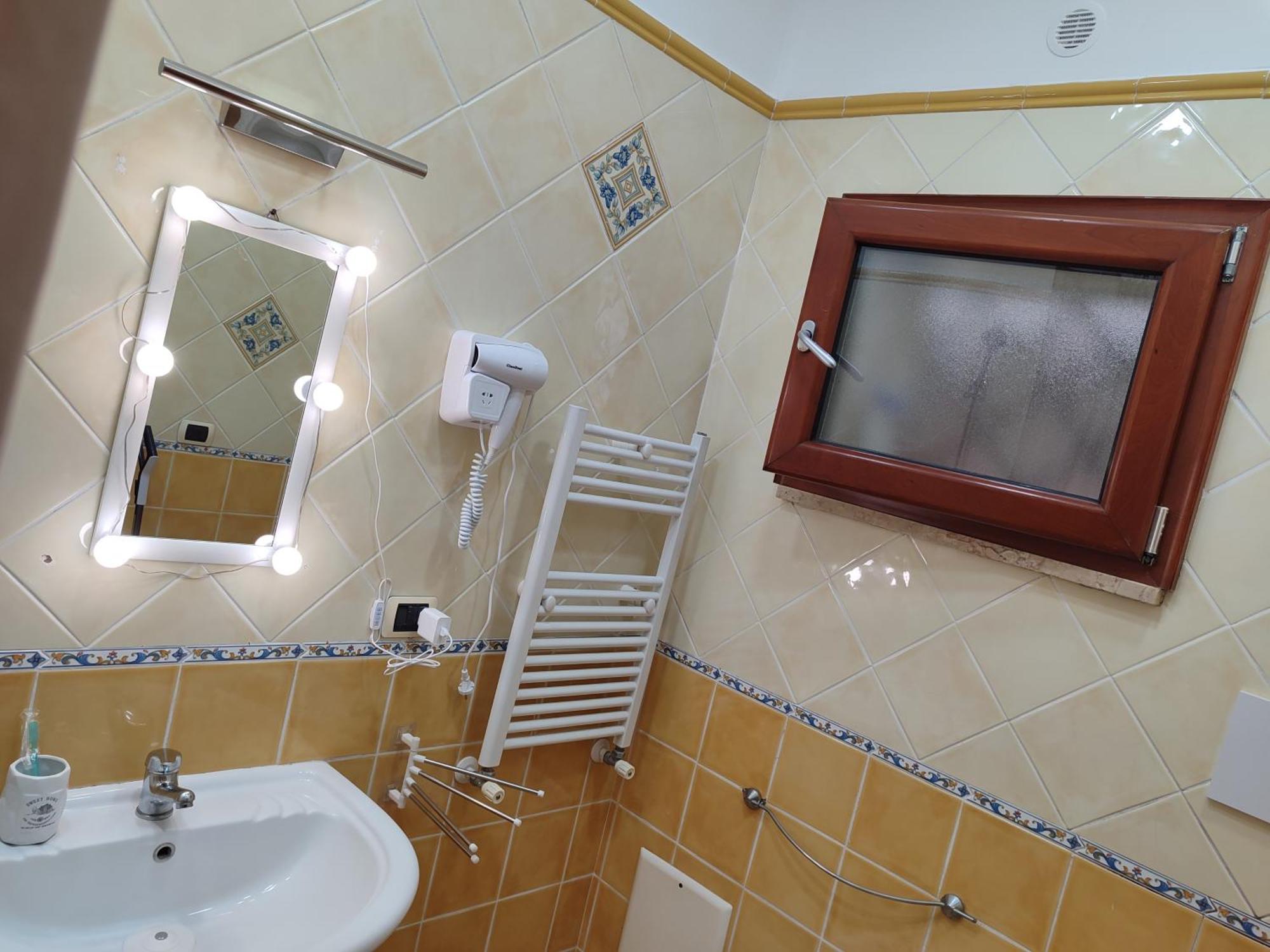 La Casa Di Simone Apartment เนเปิลส์ ภายนอก รูปภาพ